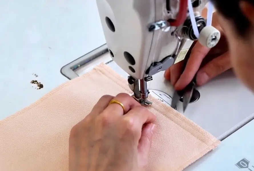 Plush toys stitching